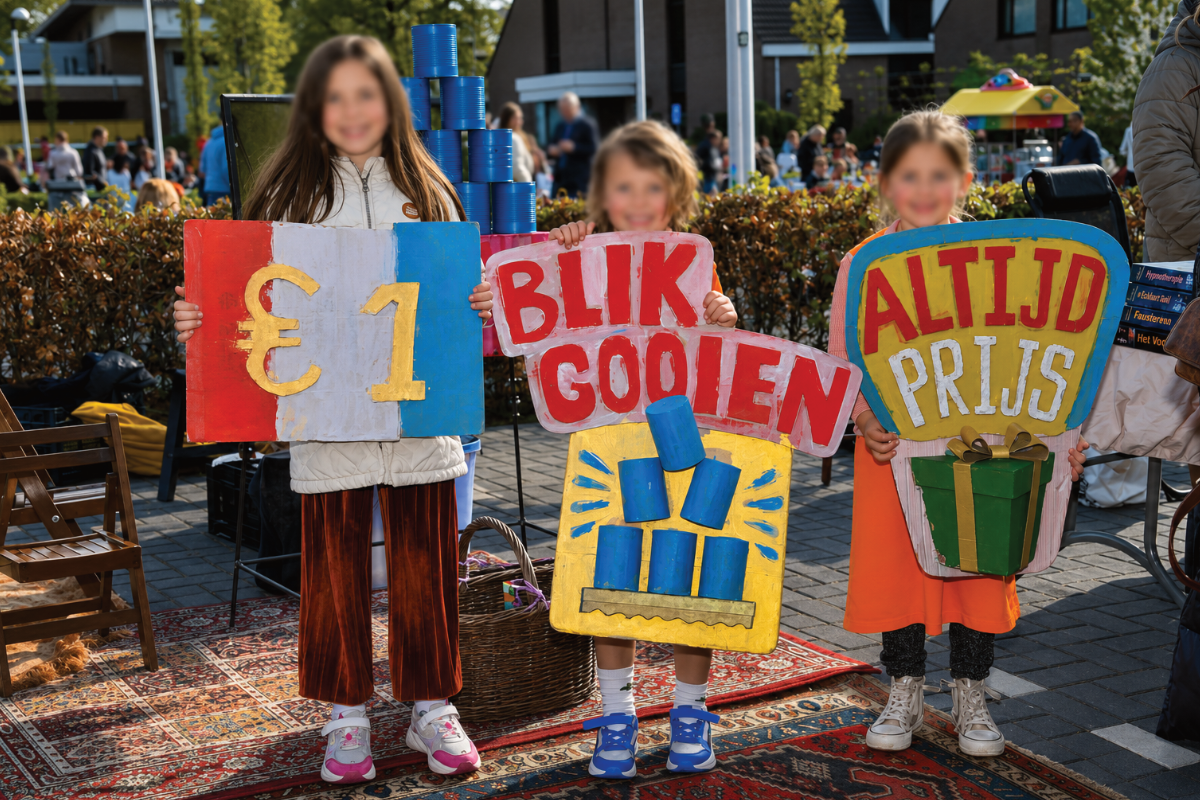 Blikgooien op koningsdag